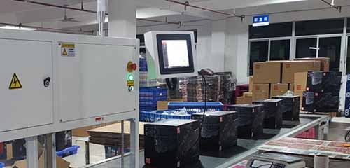In-line Checkweigher Accurate for Boxed Items