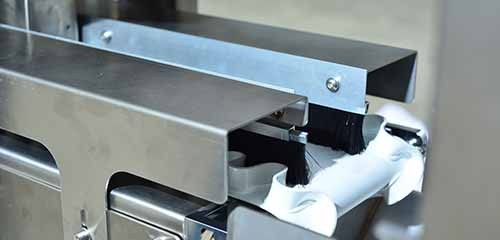 End of Line Weigh Price Labeler Includes carton weigh label software for custom label design.