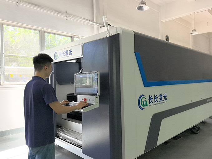 Operator operating laser cutting
