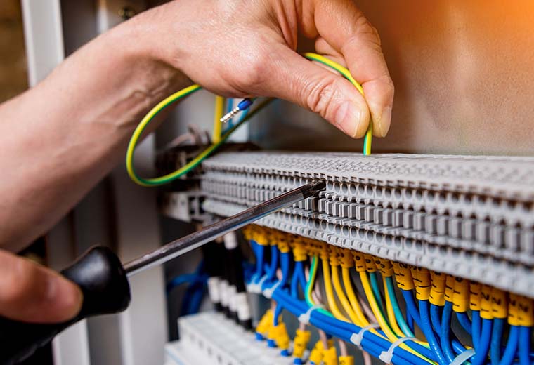 Samegram engineers are repairing equipment