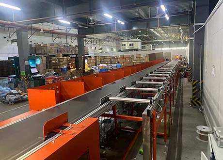 Logistics checkweigher sorting packages application