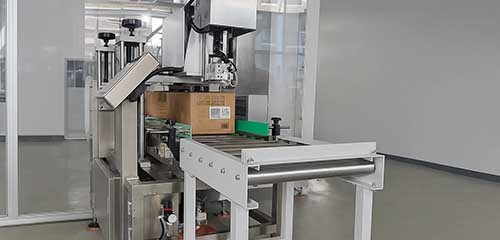 Automatic Box Labeling Machine to Food Distribution Boxes