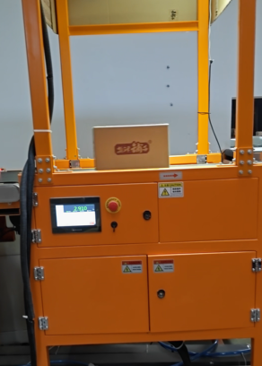 Large parcel dynamic weighing scale to detect logistics packages