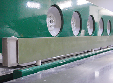 Precise temperature control on a Weissenberg plastic sheet welder for plating tank fabrication
