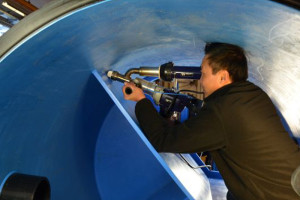 Pistolets de soudage à air chaud, soudeuses par extrusion et machine de soudage de feuilles de plastique : comment choisir le bon outil de soudage plastique ?