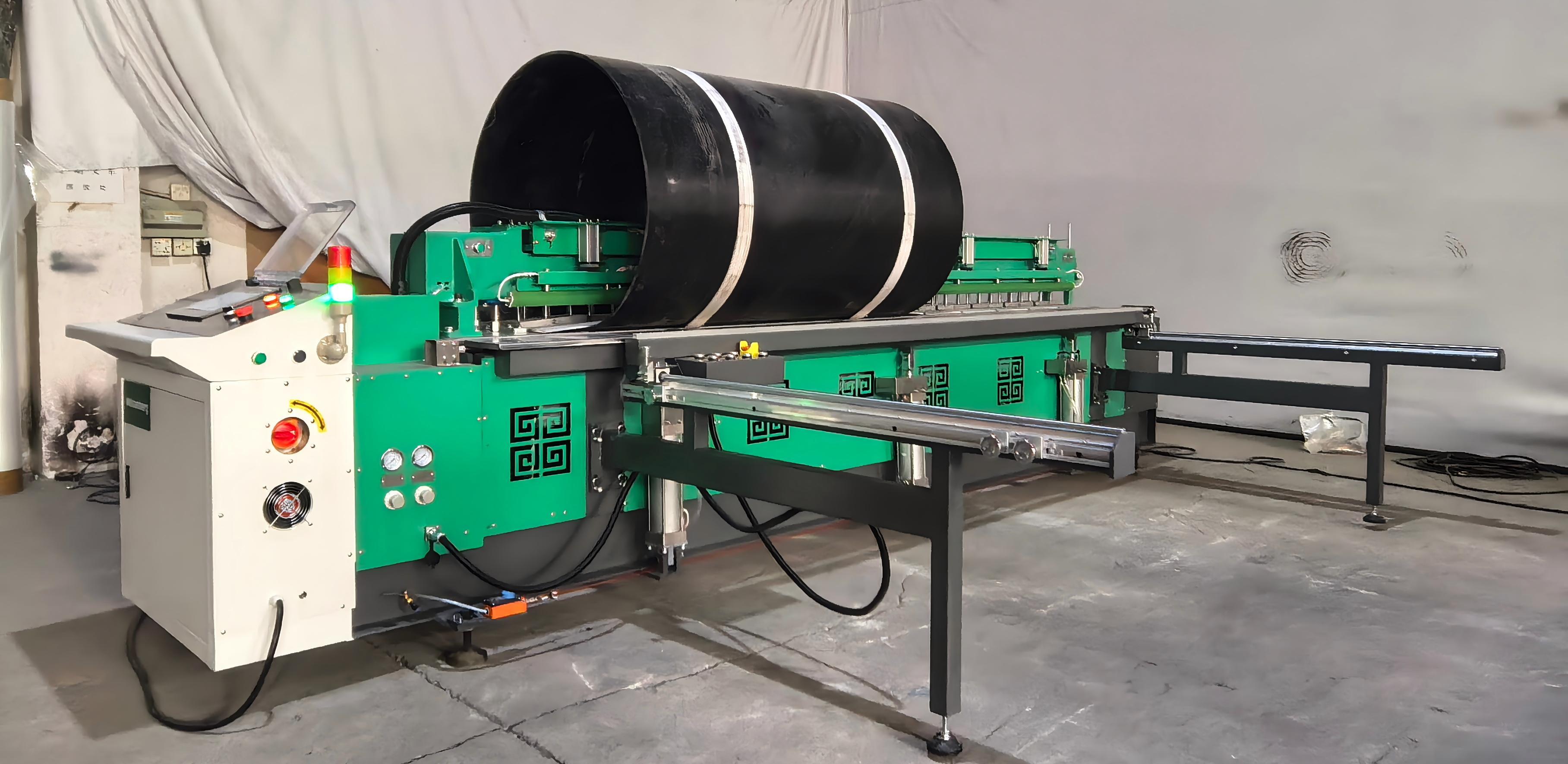 Integrated plastic sheet welding and bending machine for HDPE tank fabrication