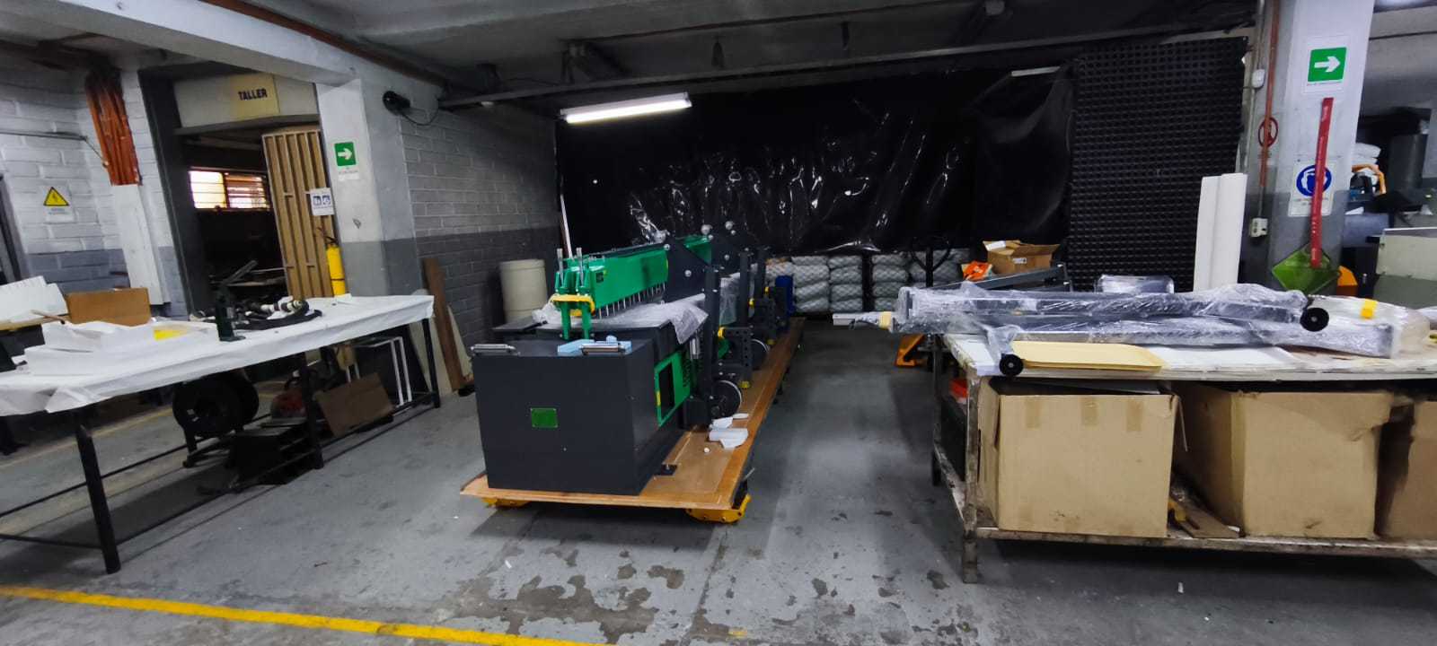 WeiForm Pro 3000 integrado en la producción diaria de fabricación de termoplásticos.