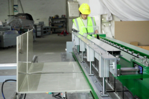 Comment cintrer des plaques épaisses en PEHD (25–50 mm) : explication du rainurage en V et du cintrage direct