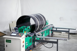 À l'intérieur d'une usine de réservoirs chimiques en PEHD : le flux de production complet