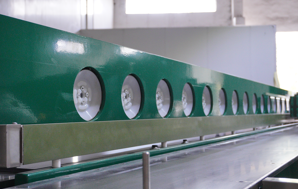 movable beam plastic sheet welder for large thermoplastic fabrication
