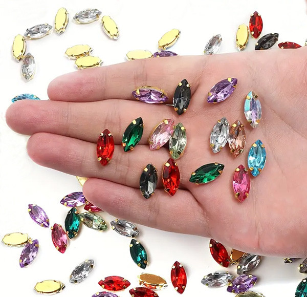 Marquise claw rhinestones