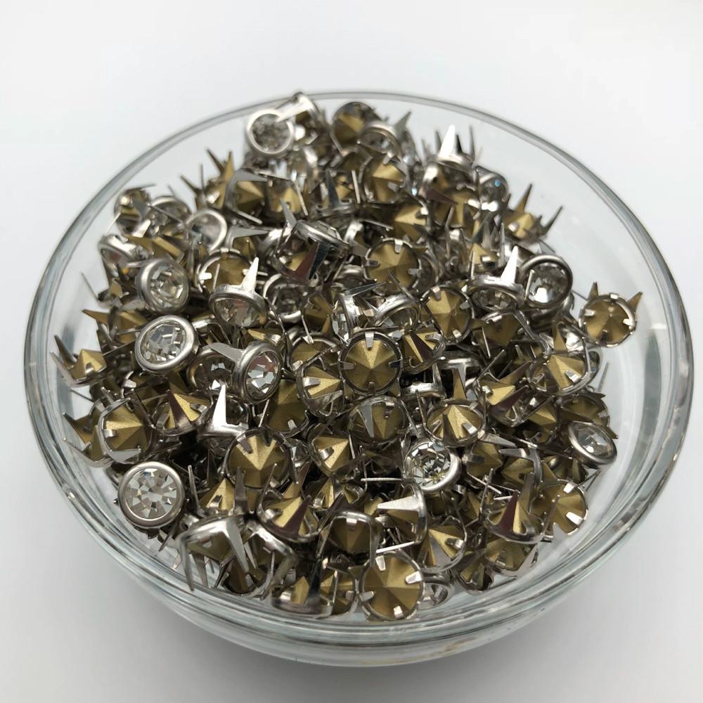 round 8 Claw Rhinestone 