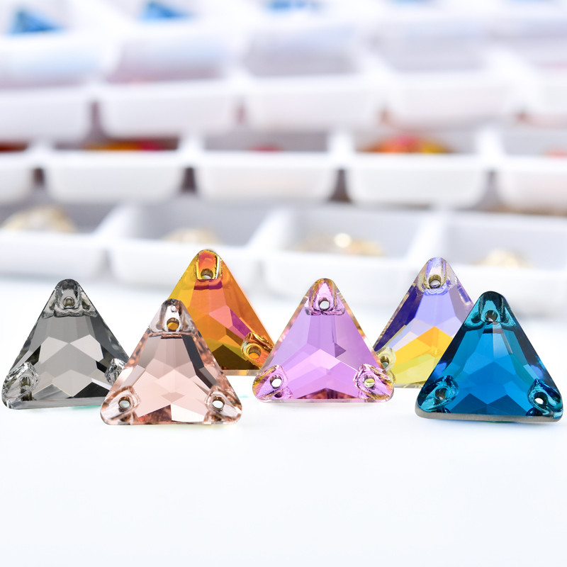 Triangle crystal color display