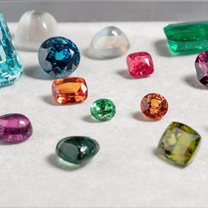 Rhinestone vs Diamond vs Cubic Zirconia: Key Differences, Value, and How to Choose the Right One