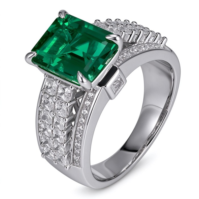 925 Sterling Silver Lab-Created Emerald Ring | Pear-Cut Green Gemstone | Elegant Fine Jewelry