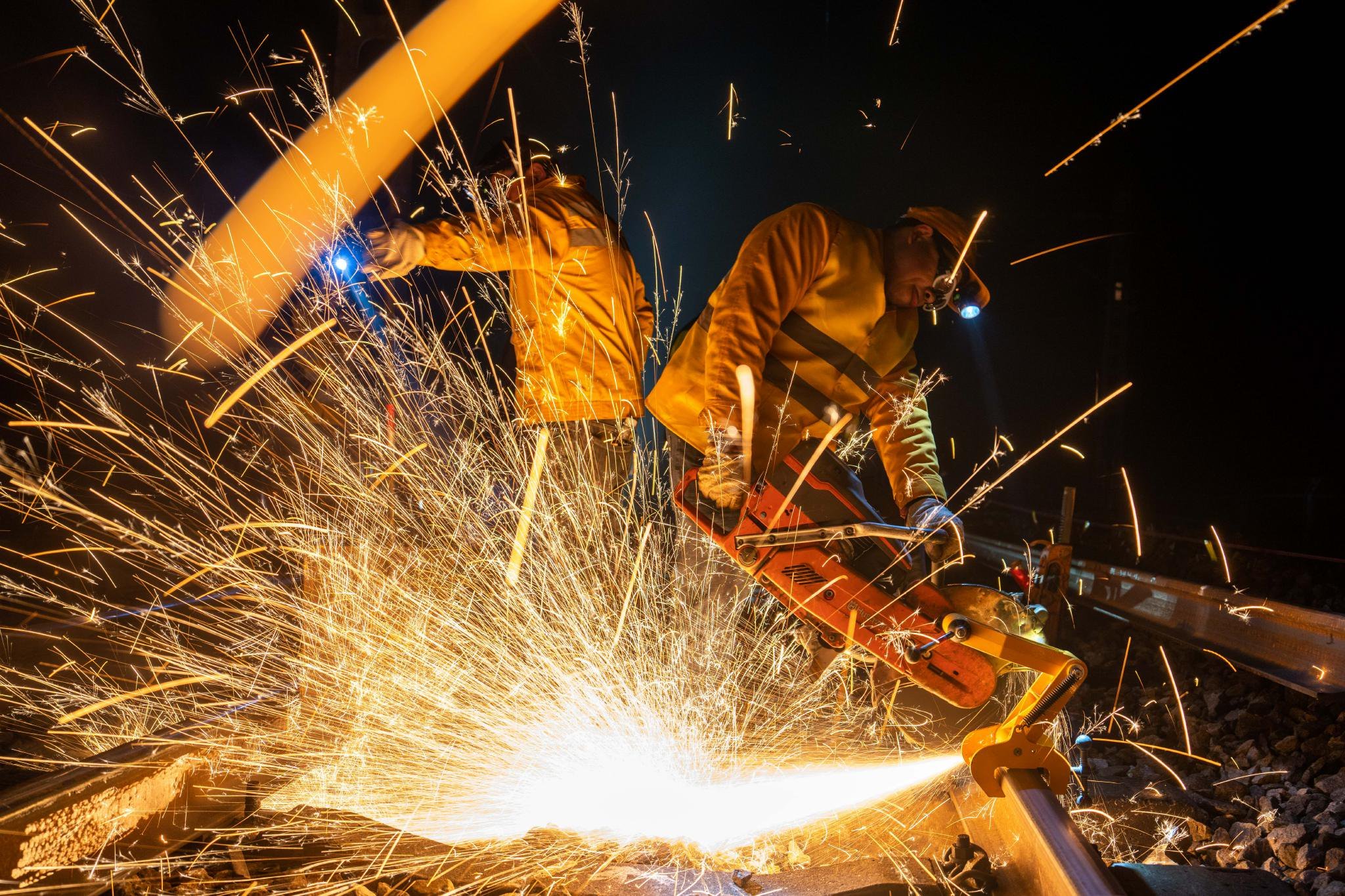 rail cutting