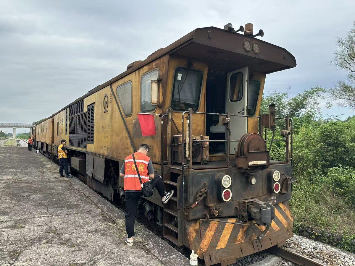rail grinding train preventive grinding operation