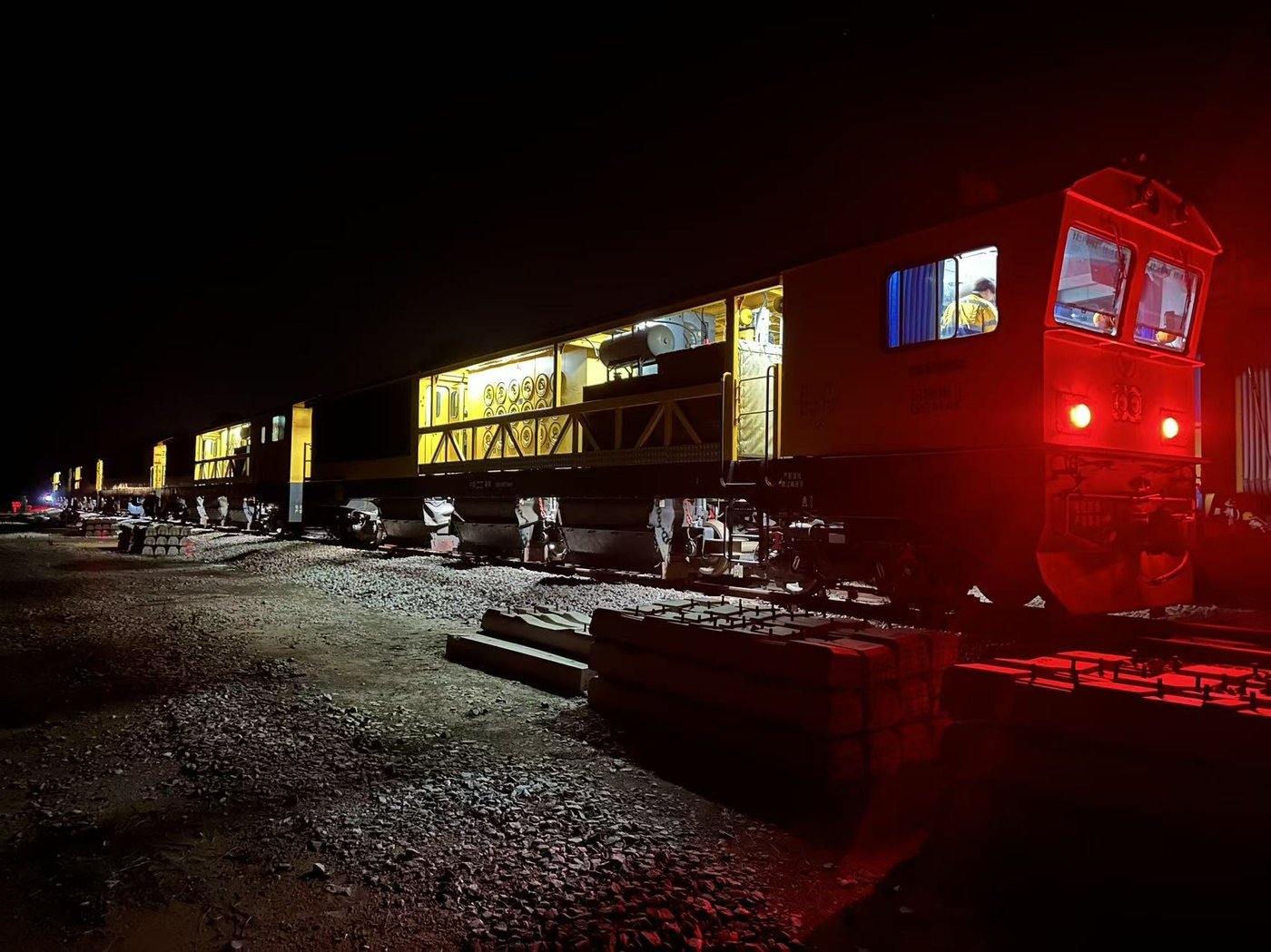 Rail grinding vehicle with Loram-class grinding stones