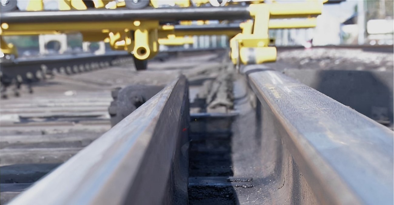 turnout and special trackwork covered by a rail grinding service scope