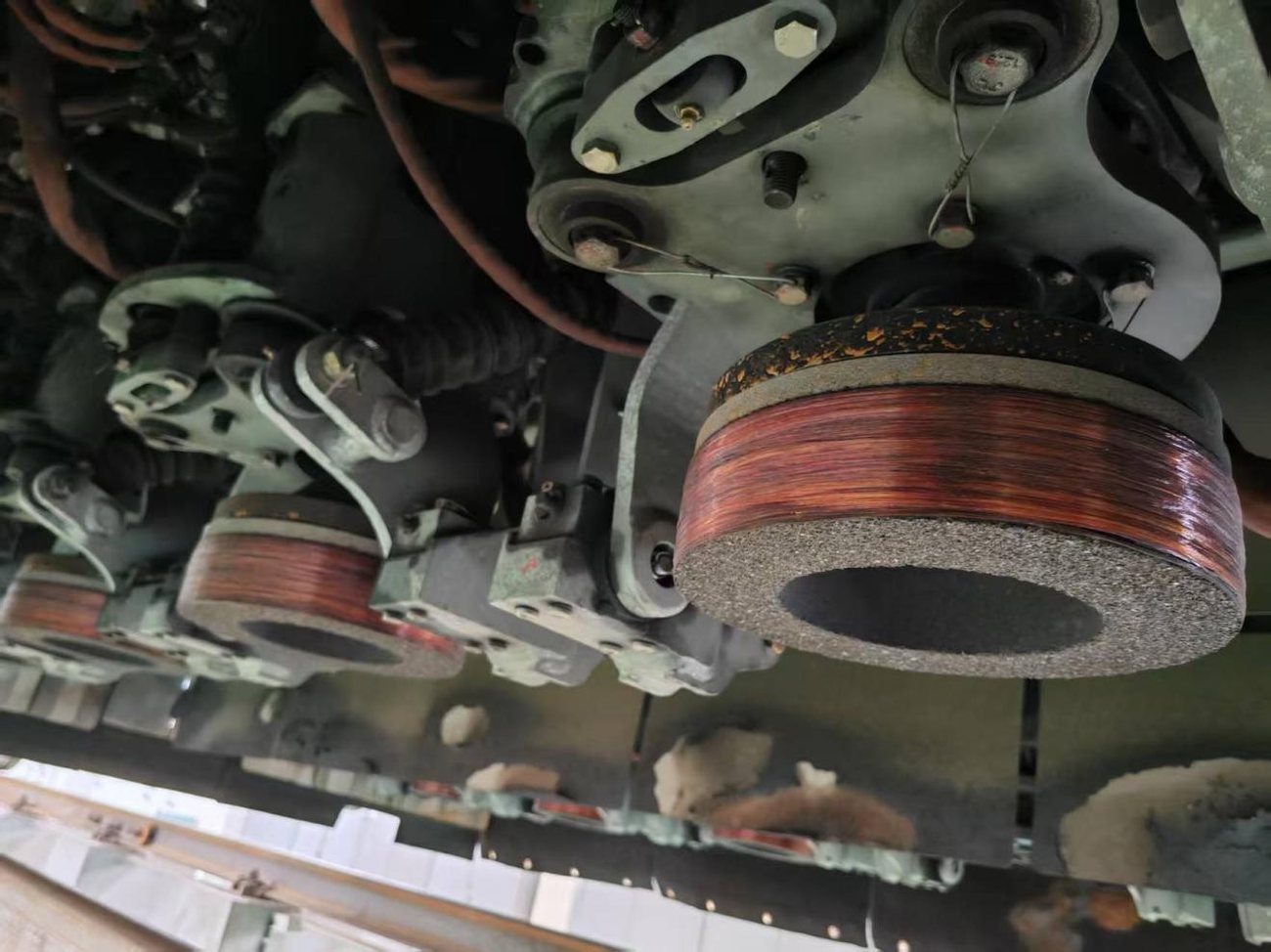 what a rail grinding campaign consumes: machine time, possession and grinding wheels