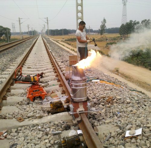 Railroad Thermite Welding: Cutting, Replacement and Weld Inspection in One Possession