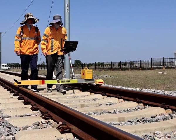 Bitola ferroviária e gabaritos: Medindo corretamente a geometria dos trilhos