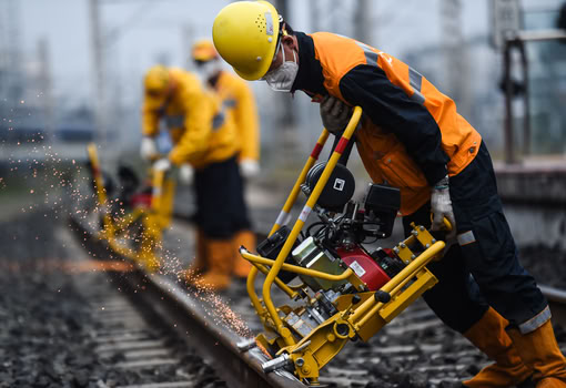 What factors determine the rail grinding cycle? Is it a fixed schedule, or a customizable plan?