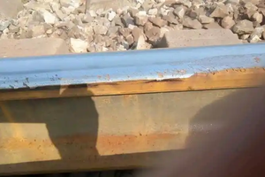 Comment éliminer efficacement les dépôts sur les brides des rails d'aiguillage : un guide pratique, étape par étape, pour les équipes de maintenance ferroviaire modernes