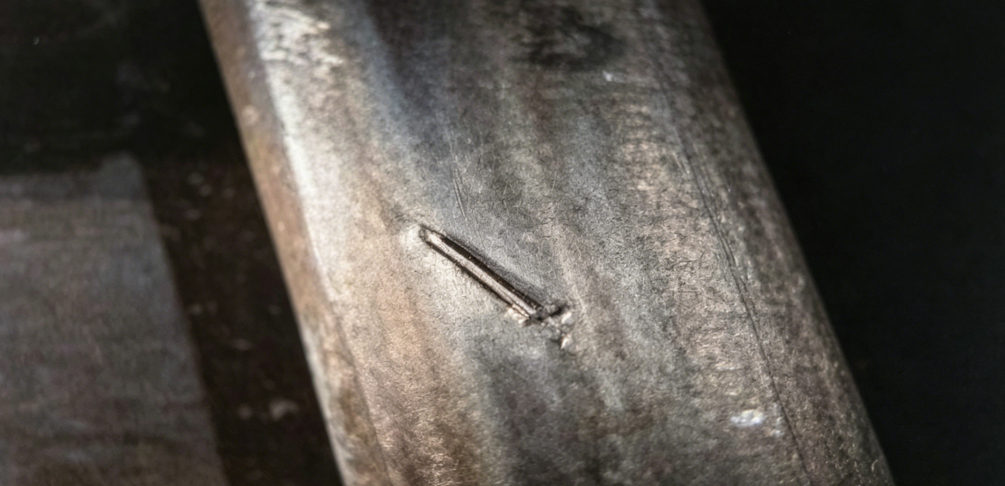 Indentação do trilho causada por objetos estranhos