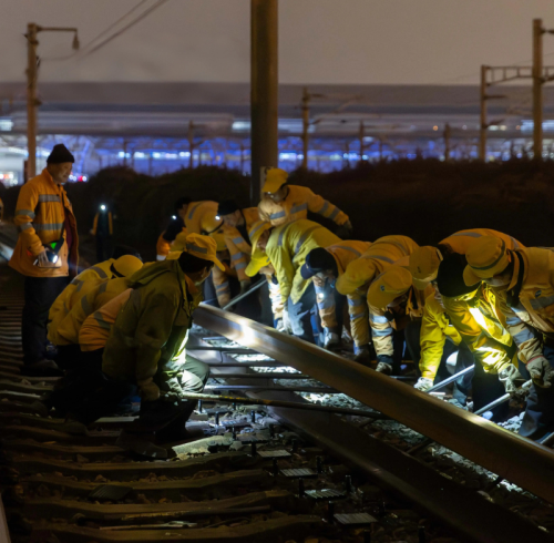 Projeto de Substituição de Trilhos com Interrupção de Operação em 5 Horas na Linha Ferroviária Wuhan-Yichang (Departamento Ferroviário de Wuhan da China)