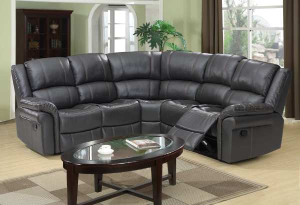 Spacious and Comfortable Recliner and Personality Console Sectional Recliner Sofa