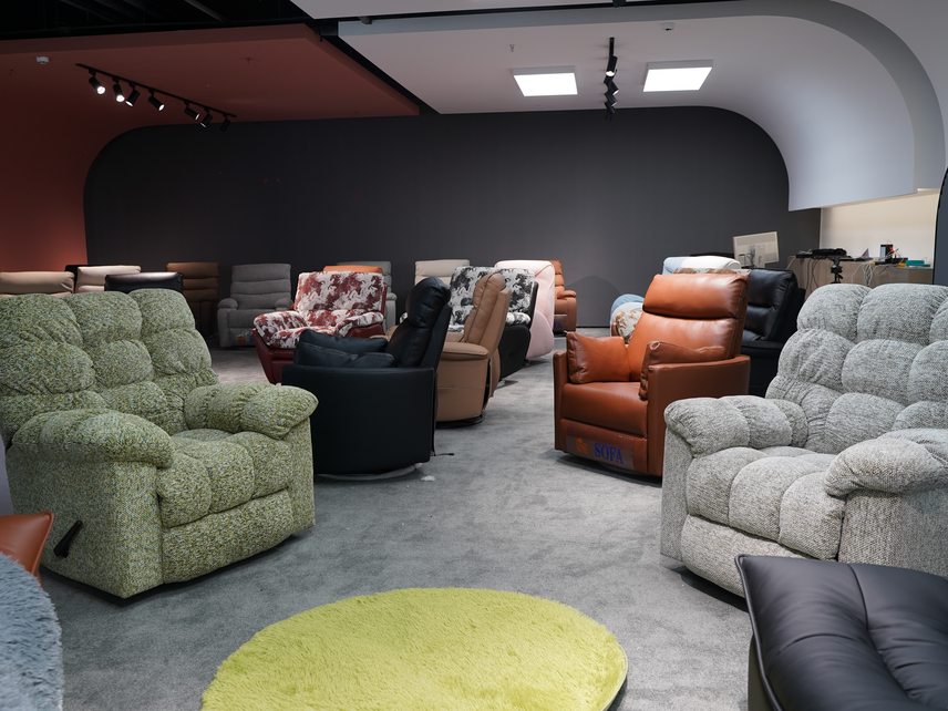 Recliner display floor