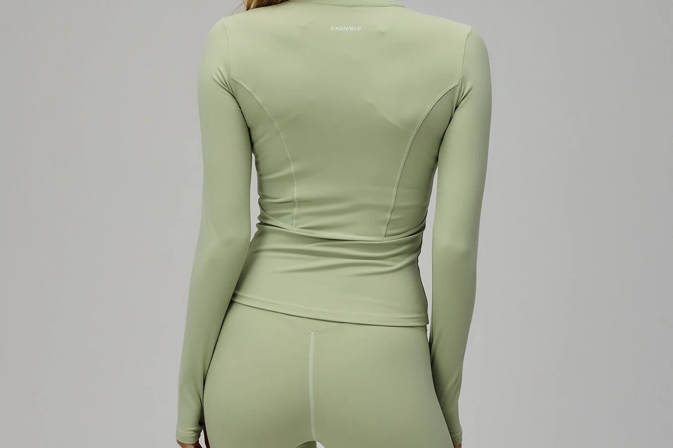 Long Sleeve and Thumb Strap Yoga Jacket