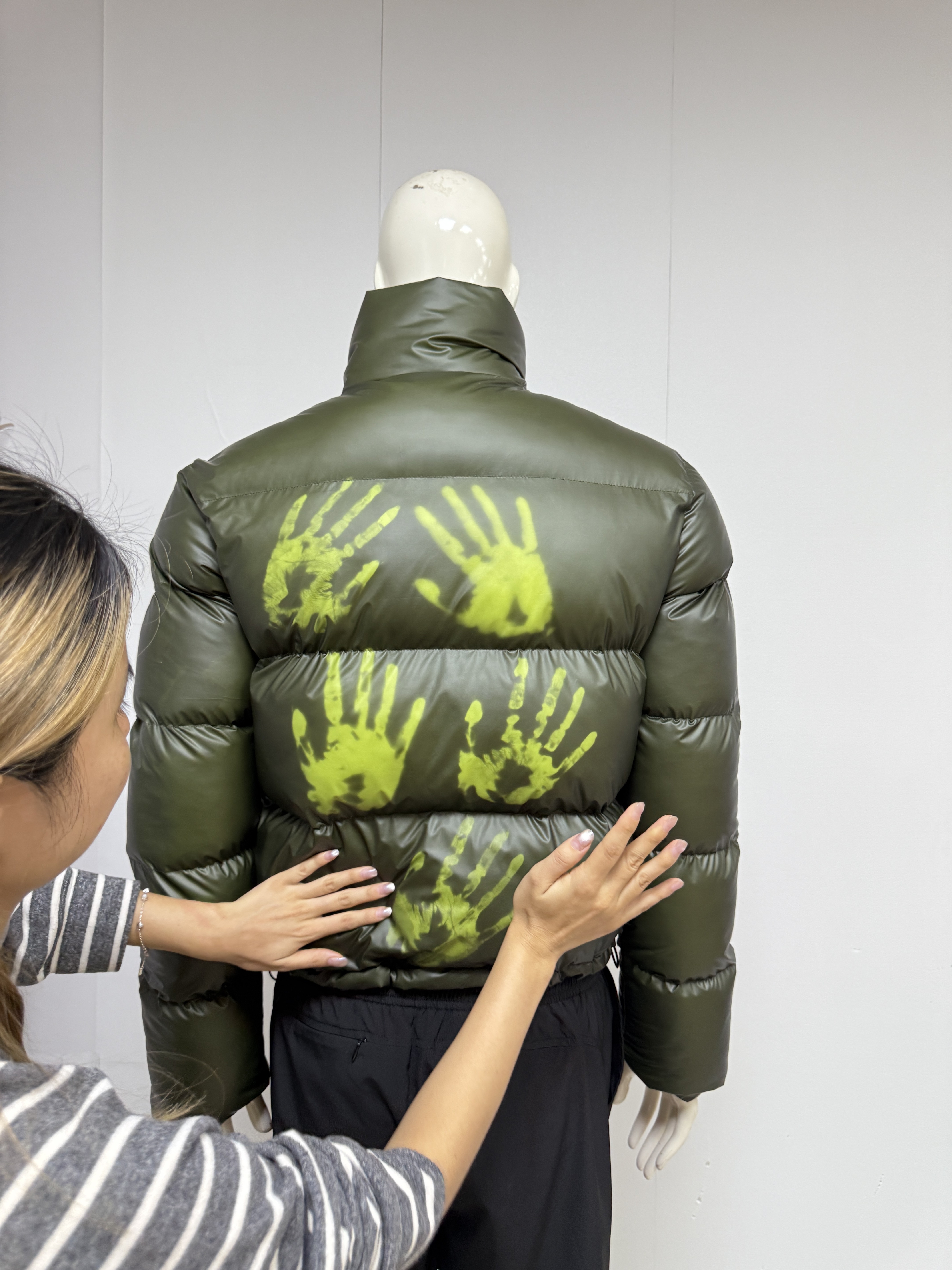 temperature reactive fabric