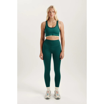 Custom OEM & ODM Contrast Trim Sports Bras and Soft Fabric Yoga Top Wholesale Manufacturer in China