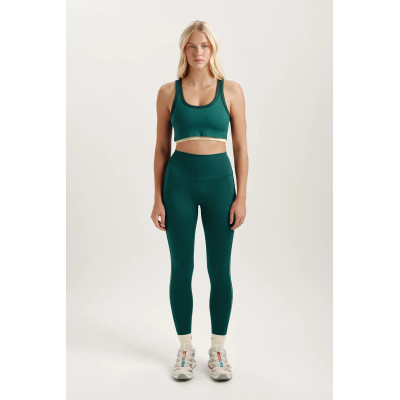 Custom OEM & ODM Contrast Trim Sports Bras and Soft Fabric Yoga Top Wholesale Manufacturer in China