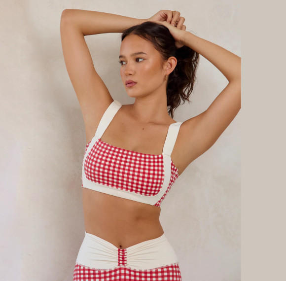 Custom OEM & ODM Contrast Trim Sports Bras and Soft Fabric Yoga Bra