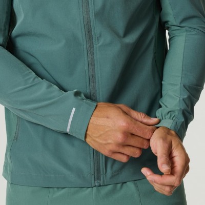 Customized Fitness Apparel Manufacturer | OEM Nylon Spandex Lightweight Reflective Heat Transfer Sports Jacket