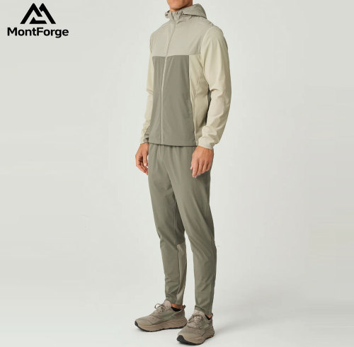 Custom lightweight Tracksuit Manufacturer | Waterproof  Windbreaker Tracksuit Supplier