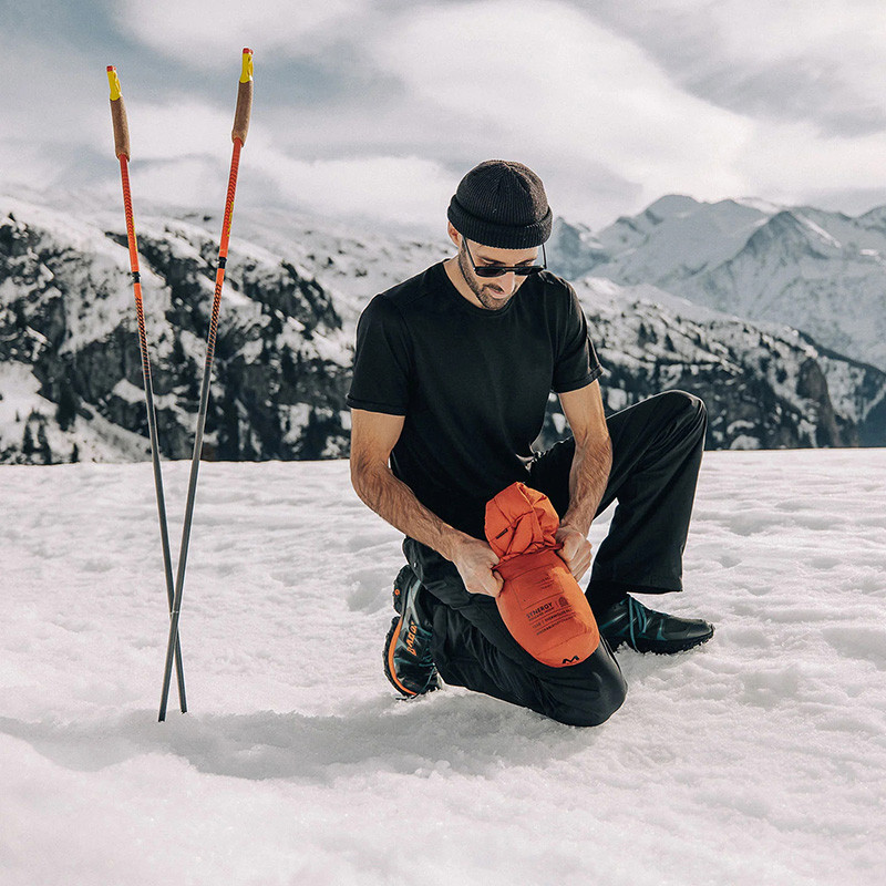 How Custom Packable Jacket Manufacturers Elevate Team Branding