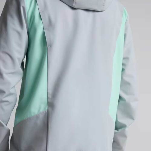 Custom Sports Jackets Manufacturer | Polyester Lightweight Running Jackets for Men