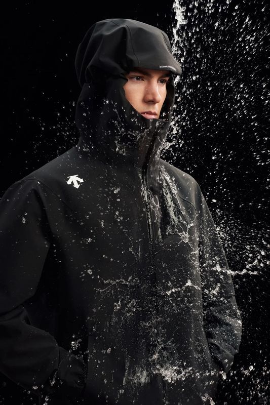 Case 2: Urban Scout | Professional Performance Rain Jackets Rollout