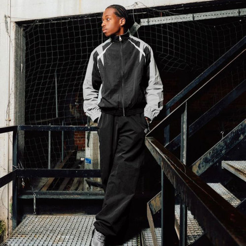 Why Low MOQ Sportswear Manufacturing Is a Game-Changer for Emerging Brands