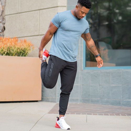 Streetwear Sweatpants: Heavyweight Fleece and Open-Hem Silhouettes