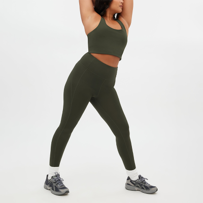 Custom Size Yoga Suit supplier | Polyester Nylon Sports Yoga Suit Vendor