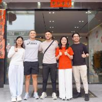 Too Many Fabric Choices and No Logo Finish Decision? How Bloomto Helped an Australian New Brand Lock Direction