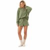 Set de Ropa de Lugar Personalizado con Estampado de Puntos – Camiseta Verde Oliva y Pantalones Cortos con Cintura Elástica