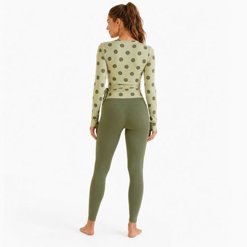 Top de yoga personalizado con estampado de puntos verdes salvia - Manga larga cortada con cintura ajustable