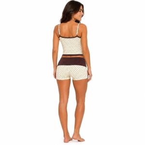 Ensemble Yoga Personnalisé à Rayures Crème – Haut Moulant et Shorts Évasés
