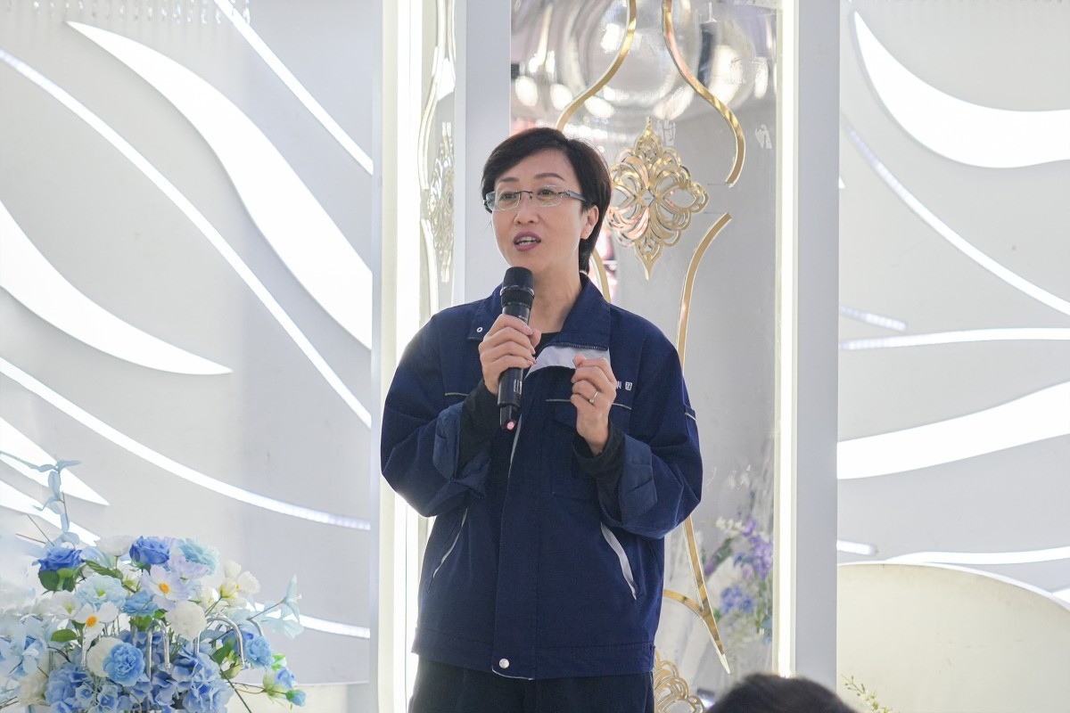Ren Yan, Assistant to the Vice President of Marketing and Director of the Marketing Department, hosted the luncheon